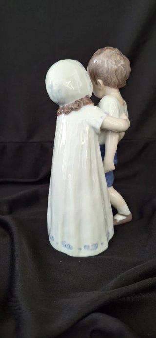 Figura porcelana danesa Bing & Grøndahl