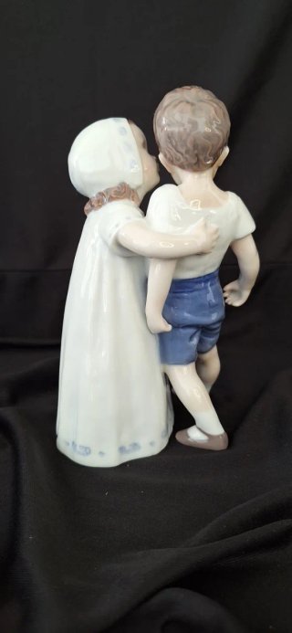 Figura porcelana danesa Bing & Grøndahl