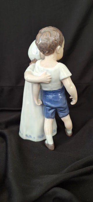 Figura porcelana danesa Bing & Grøndahl