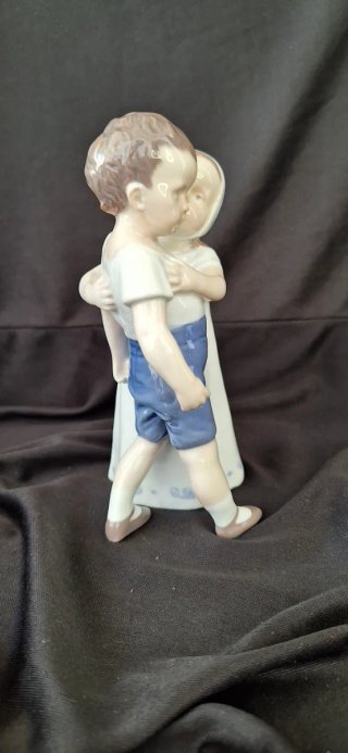 Figura porcelana danesa Bing & Grøndahl