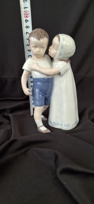 Figura porcelana danesa Bing & Grøndahl