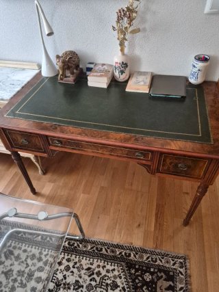 Tavolo da ufficio in intarsio