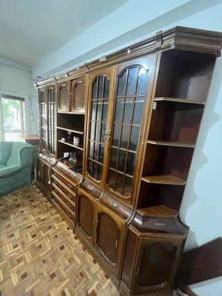 Mueble de salón madera y cristal