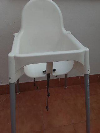 Silla de bebé blanca