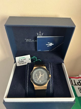 Reloj Maserati Negro y Dorado