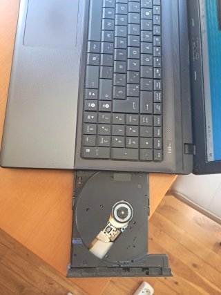 Ordenador Portátil ASUS (pantalla rota)