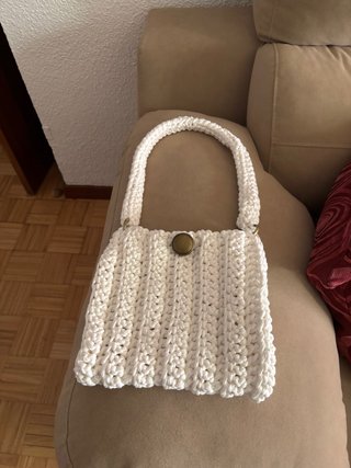 Bolso blanco tejido a mano