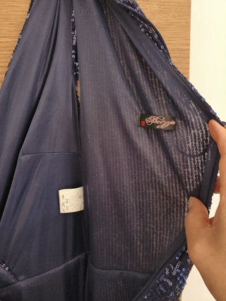 Vestido largo lentejuelas azul talla 42 costó 180€