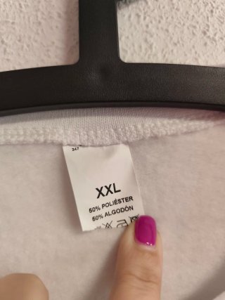 Sudadera de chica Hello Kitty Talla XXL nueva.