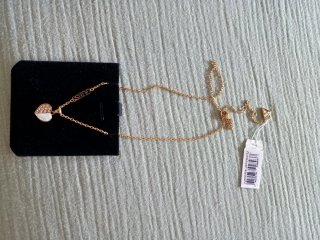 Collar Guess Corazón Dorado y Blanco