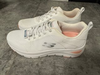 Zapatillas Skechers Blancas y Rosas