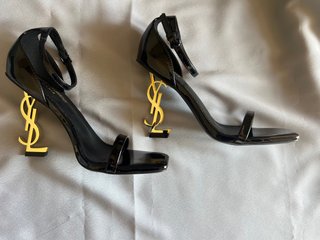 Tacones Saint Laurent YSL Negros Dorados