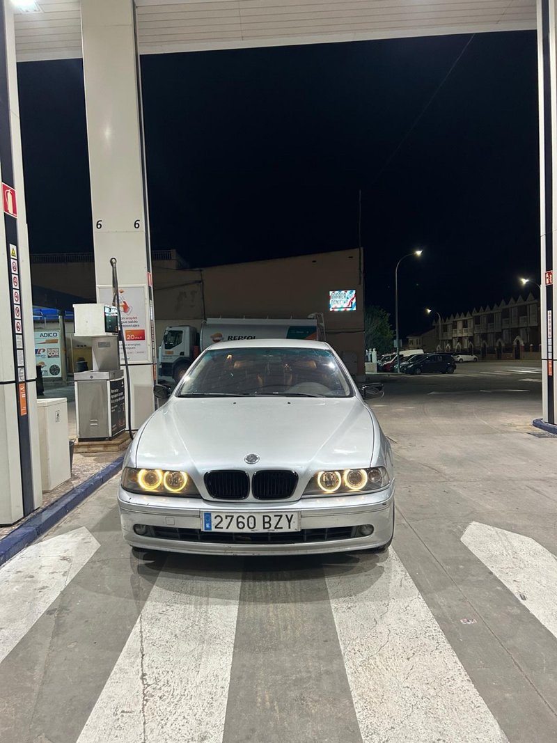 BMW Serie 5 2002 - foto 1