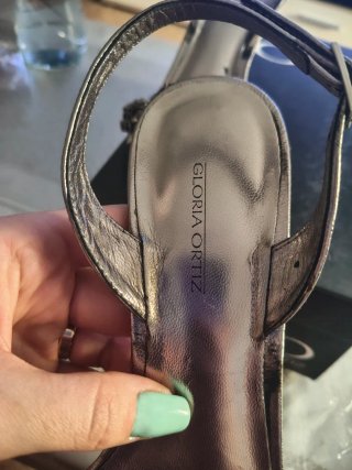 Zapatos de tacón Gloria Ortiz plateados