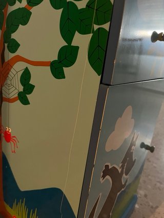 Mueble infantil cajonera decorada