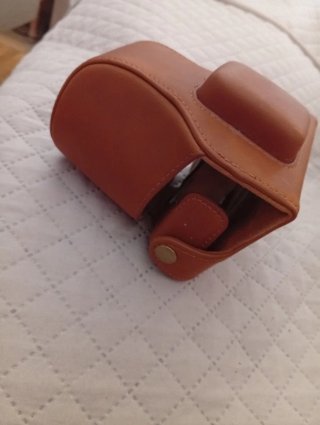 Funda cámara cuero marrón