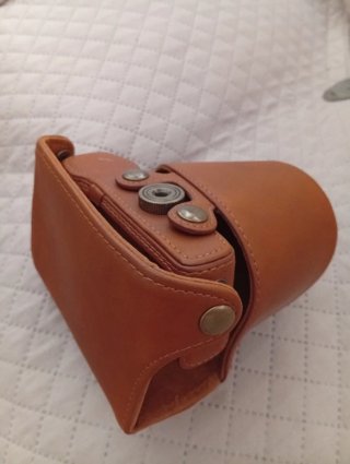 Funda cámara cuero marrón