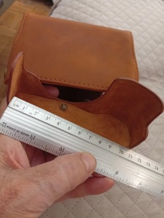 Funda cámara cuero marrón