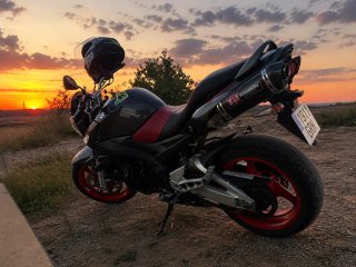 Suzuki GSR 600 Naked Negra/Roja