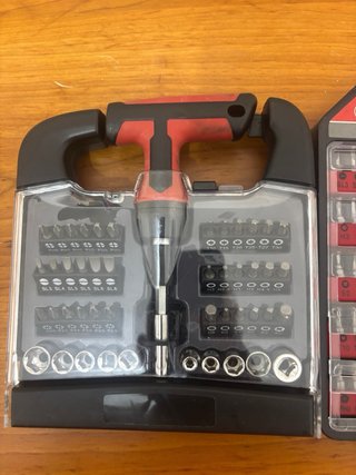 Juego destornillador T y vasos 91 piezas
