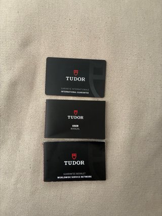 Tudor Style Reloj