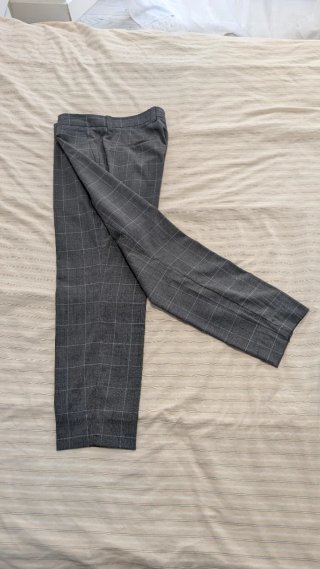 Pantalón de vestir Mango cuadros gris de verano
