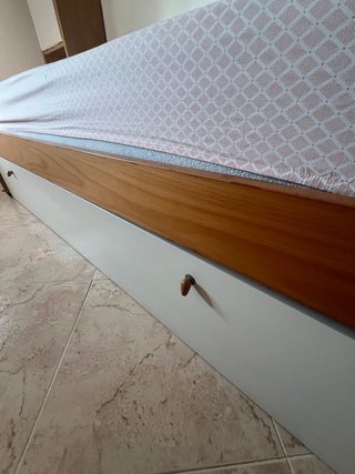 Cama nido, con dos camas colchones, armario