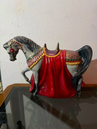 Figura cerámica caballo decorado