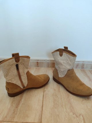Botas UGG Beige y Marrón