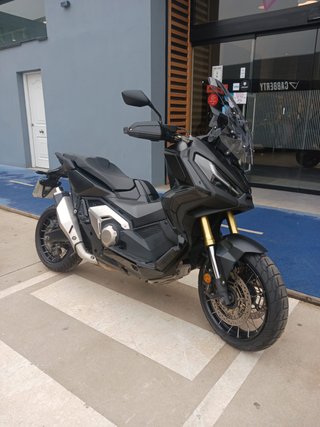 Honda X-ADV 750 Negra