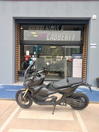 Honda X-ADV 750 Negra