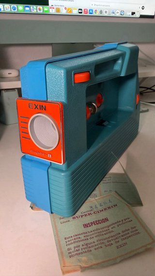 Proyector CinExin Super 8 + 8 películas