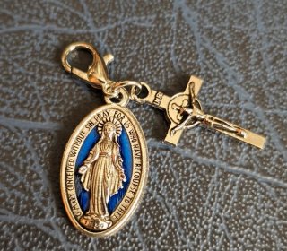 Medalla Cruz y Virgen María