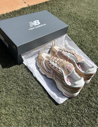 New Balance Oro y Rosa