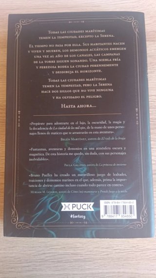 Libro: La ciudad de los mil ojos - Firmado