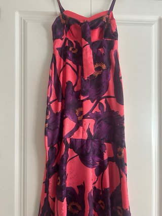Vestido de fiesta floral rosa y morado
