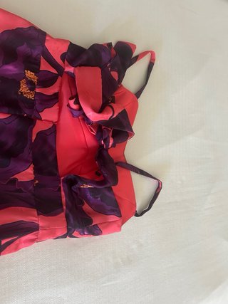 Vestido de fiesta floral rosa y morado