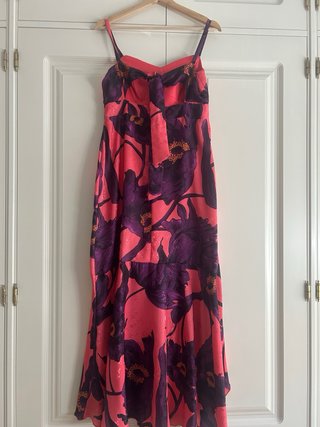 Vestido de fiesta floral rosa y morado