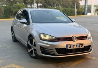 Volkswagen Golf GTI Performance DSG6 230 CV | Stag