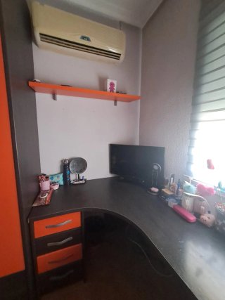 Dormitorio juvenil naranja/marrón