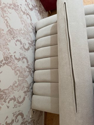 Sofá, sillón o pie de cama beige PRECIO NEGOCIABLE