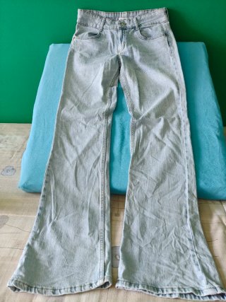 Pantalón vaquero flare Pull&Bear