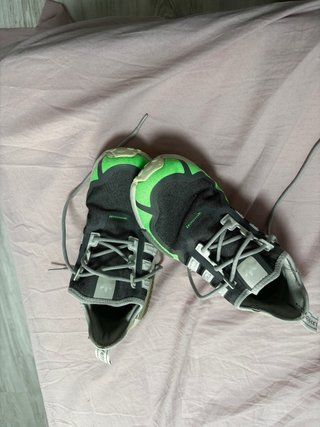 Zapatillas Adidas grises y verdes