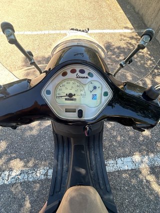 Vespa 50 cv Negra