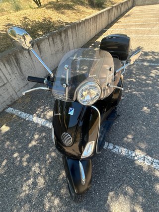 Vespa 50 cv Negra