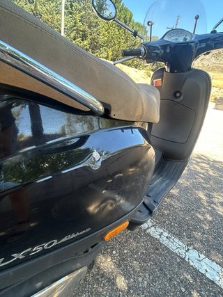 Vespa 50 cv Negra