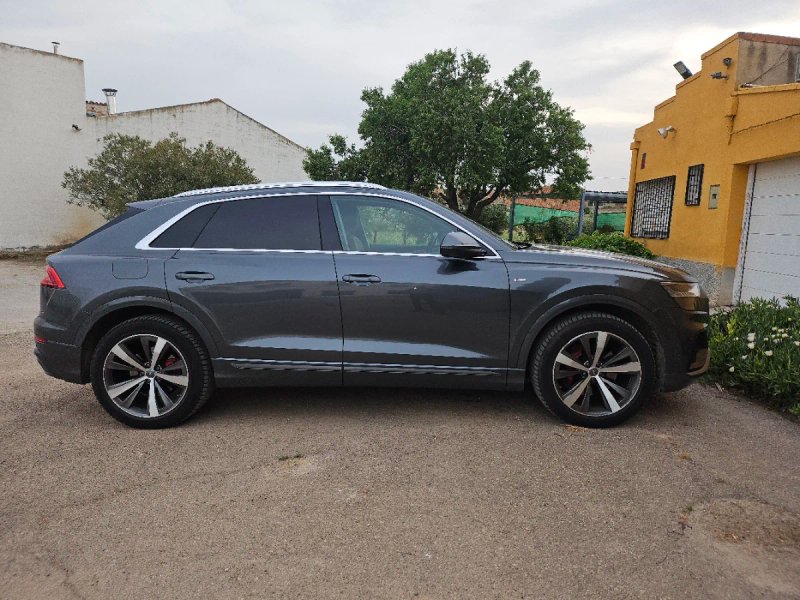Audi Q8 2018 - foto 1