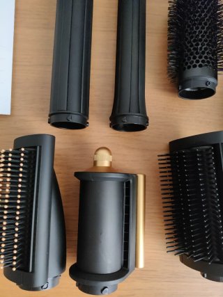 Dyson Airwrap Negro y Dorado