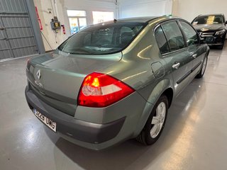 RENAULT Megane SEDAN LUXE DYNAMIQUE 1.6 16V