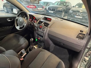 RENAULT Megane SEDAN LUXE DYNAMIQUE 1.6 16V